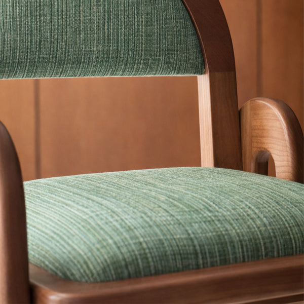 CHAISE M