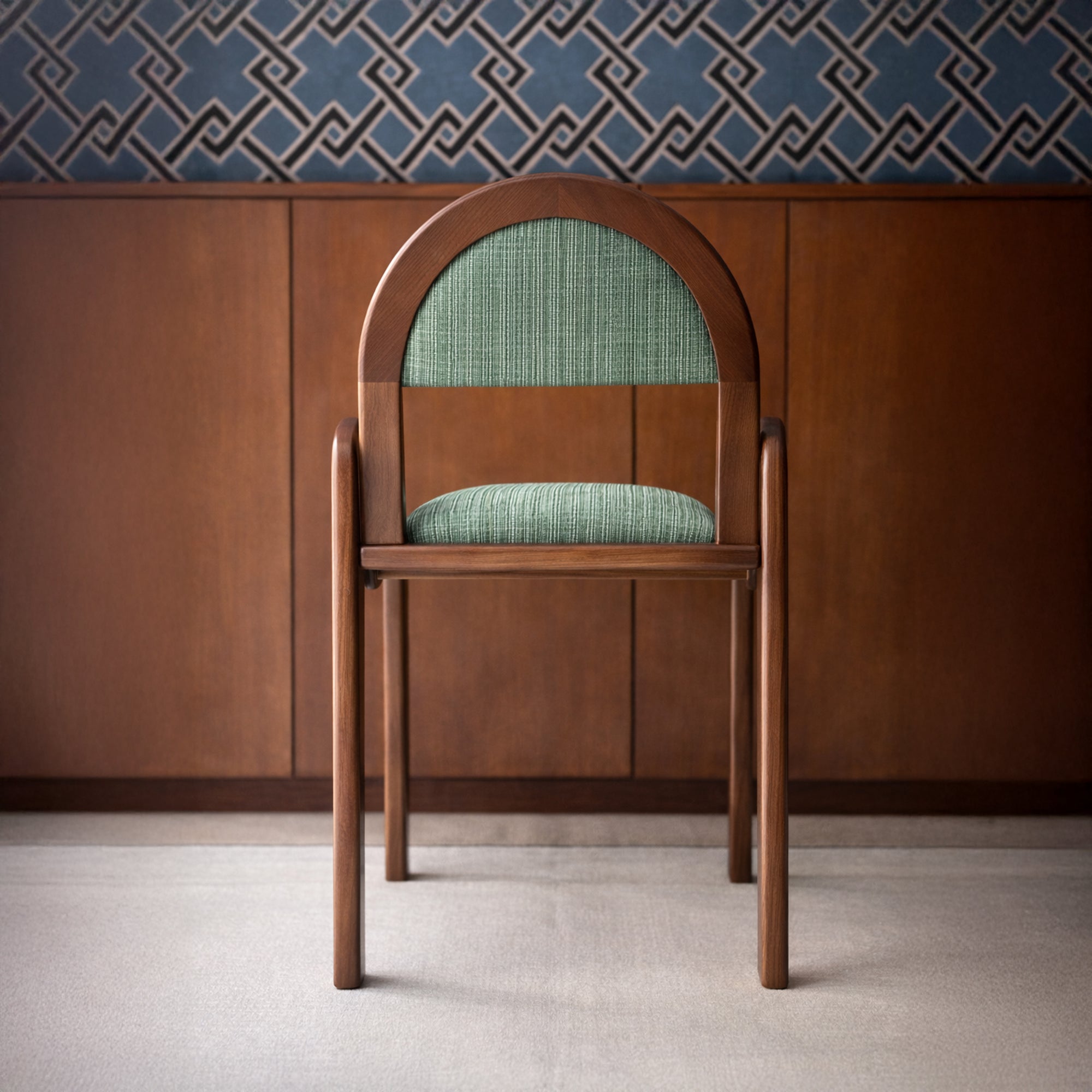 CHAISE M
